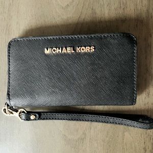 Michael Kors wallet wristlet